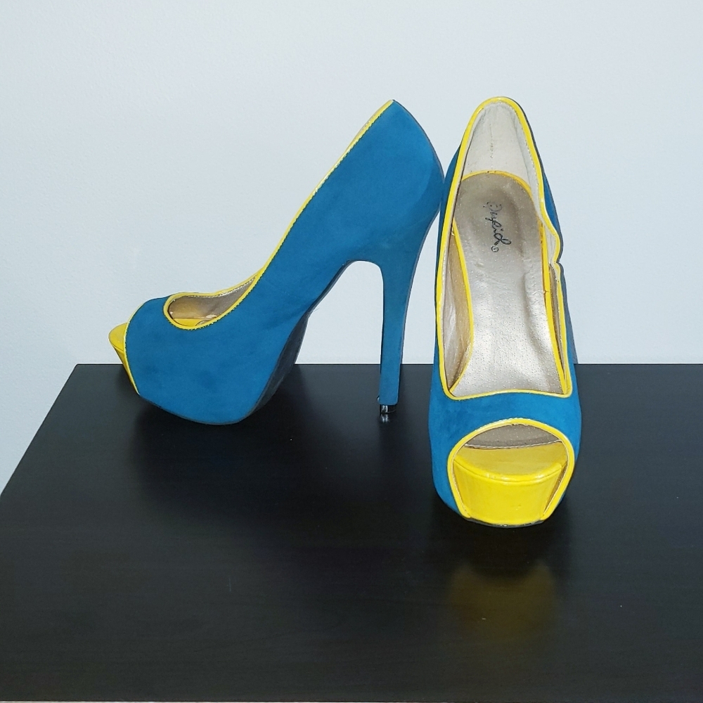 Women's open toe pumps